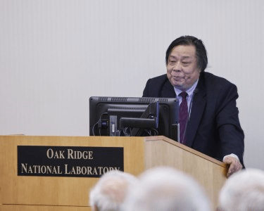 Hongjie Xu à Oak Ridge, le 15 octobre 2015