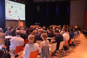 DSC_8363_small-300x199